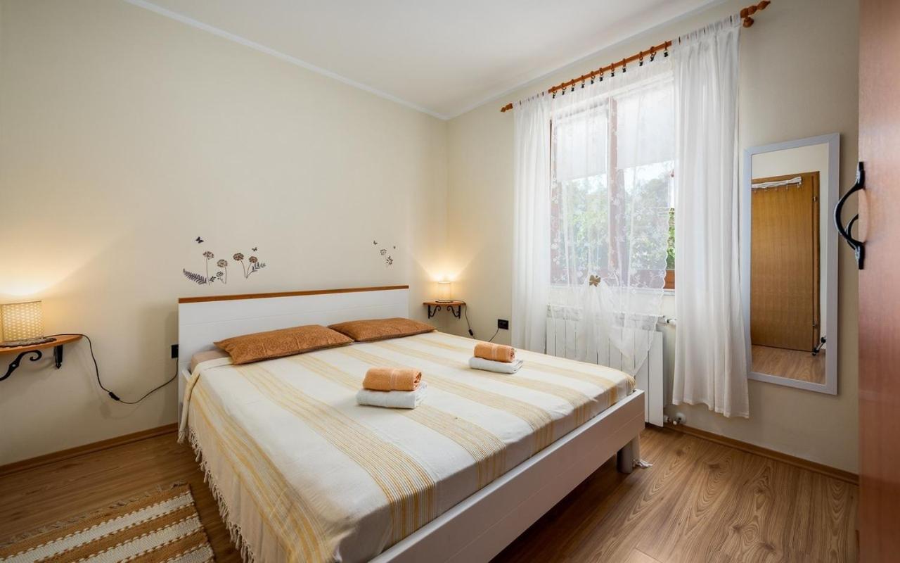 Iva House With Apartment Umag Exterior photo