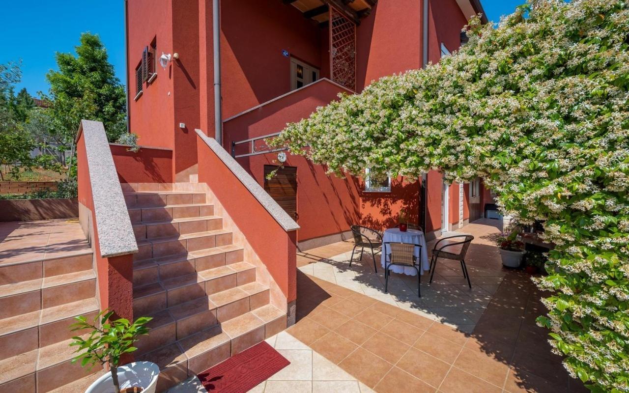 Iva House With Apartment Umag Exterior photo