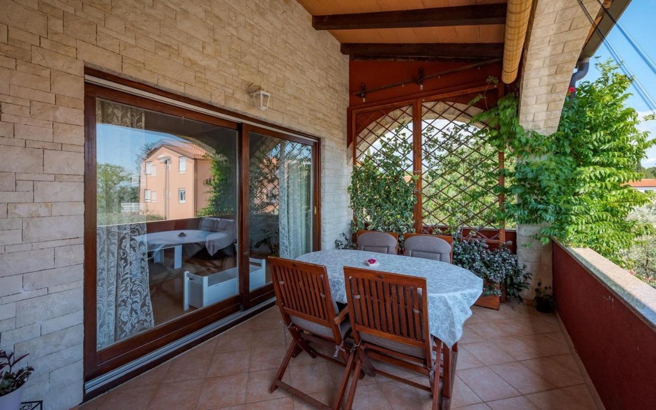 Iva House With Apartment Umag Exterior photo